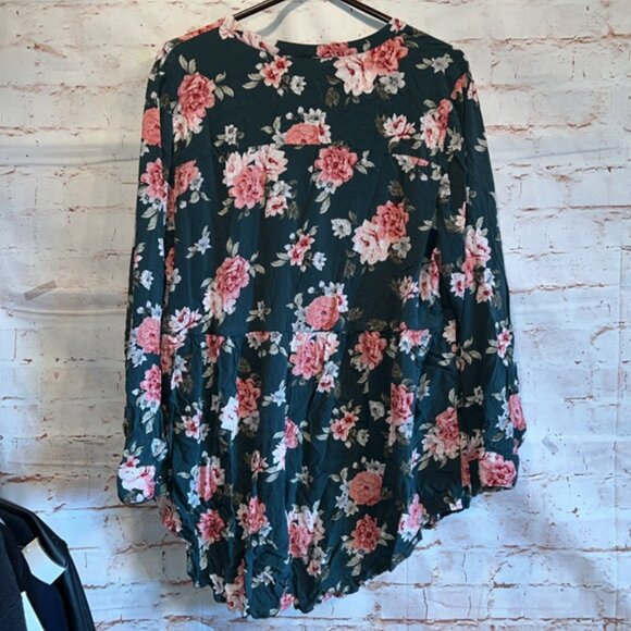 Torrid floral peplum top 2 Emma babydoll long sleeve button down plus size - Picture 4 of 7
